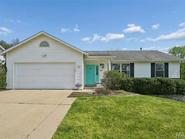12 Brooker Ct, Saint Peters, MO 63376