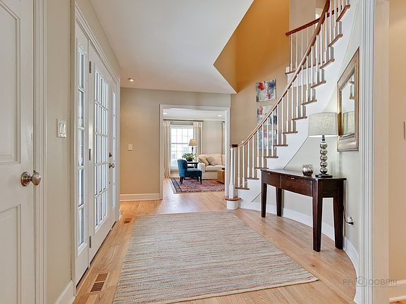 3rd image of 15 Mayfair Ln