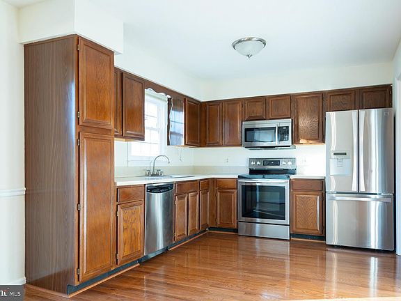 3rd image of 13963 Water Pond Ct