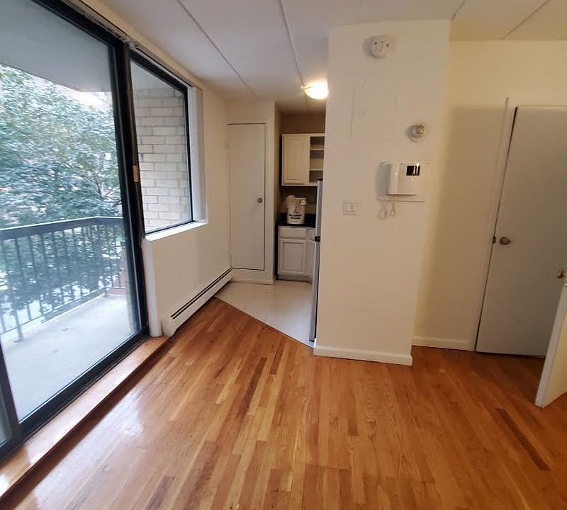 2nd image of 10919 72nd Ave APT 2B
