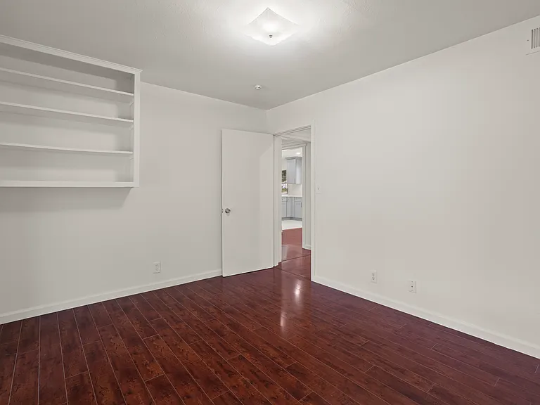 175 N El Monte Ave — Photo 26