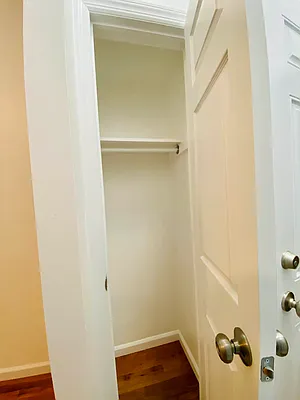 Rented by Zikos Realty Services | media 5