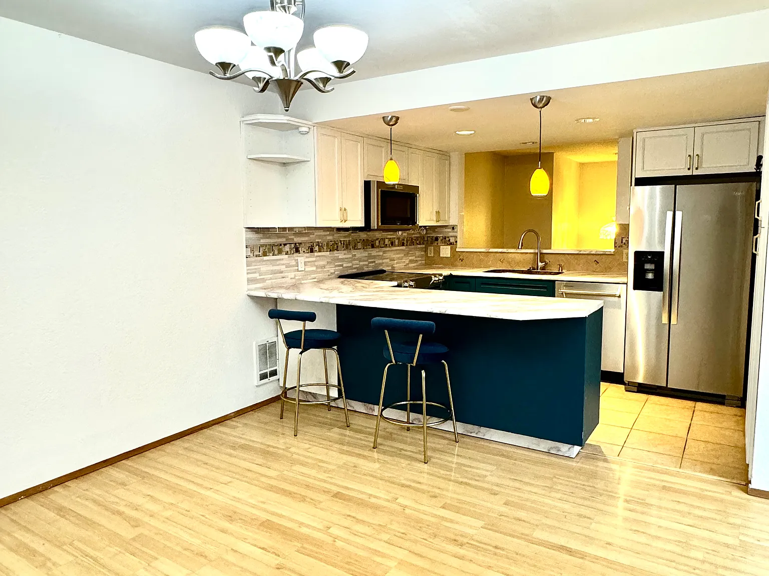 2 bed, 1.5 bath, 1266 sqft, $2,700 — Photo 4