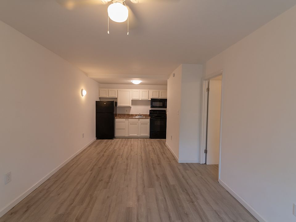 1st image of 2765 W Tharpe St #226