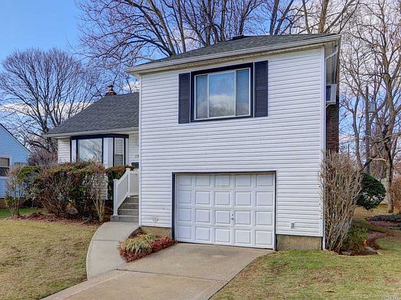 2nd image of 1382 Wooded Ln