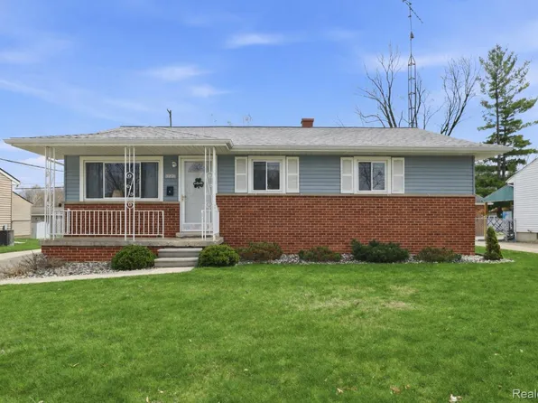 5221 Worchester Dr, Swartz Creek, MI 48473