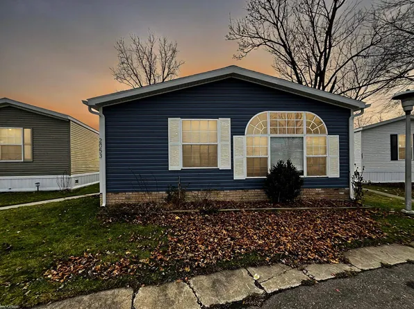 2053 Riverview Dr, Saint Clair, MI 48079