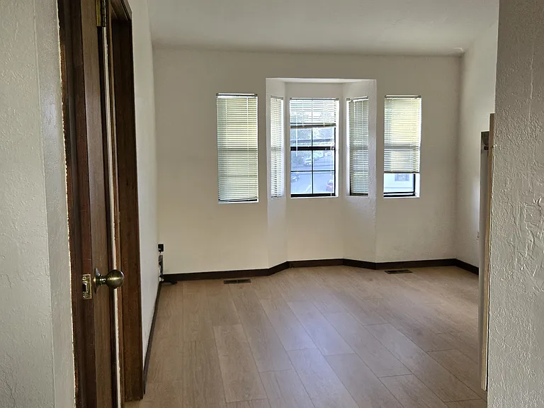 2124 5th Ave #B — Photo 6