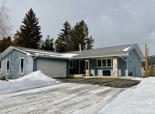 13521 S 15th Ave, Crowsnest Pass, AB T0K 0E0