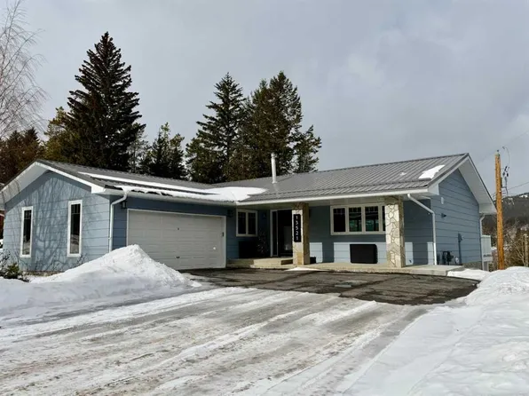 13521 S 15th Ave, Crowsnest Pass, AB T0K 0E0