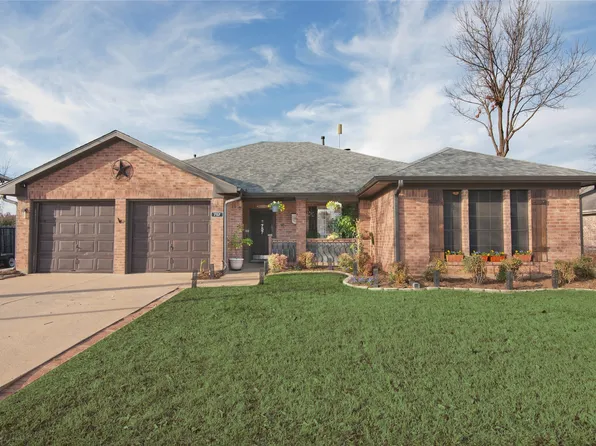 757 Winding Oak Bnd, Lake Dallas, TX 75065