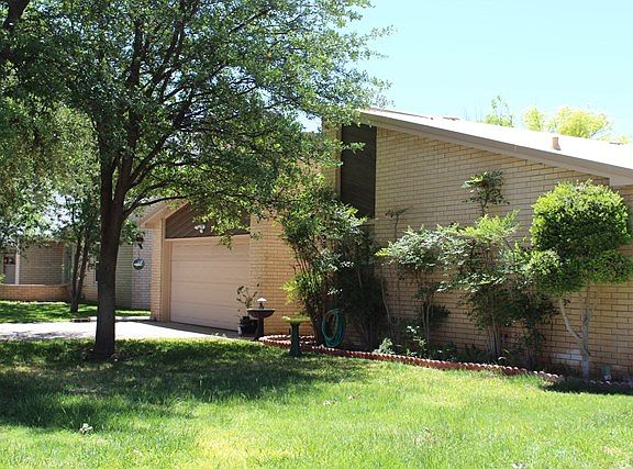 4th image of 1405 NW 12th St