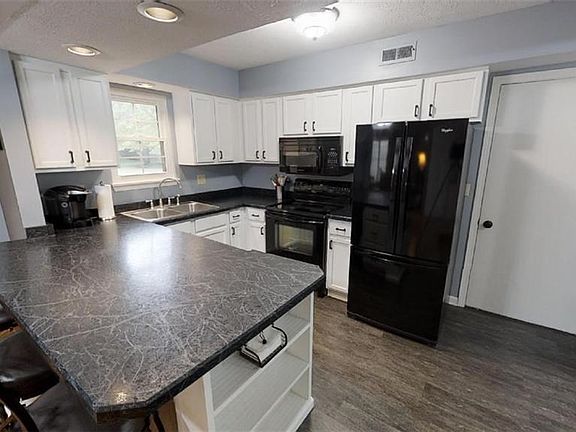 3rd image of 120 Nantucket Lndg