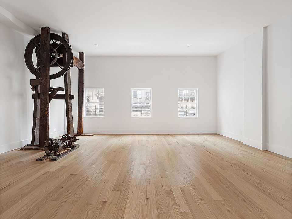 1st image of 74 Franklin St APT 3