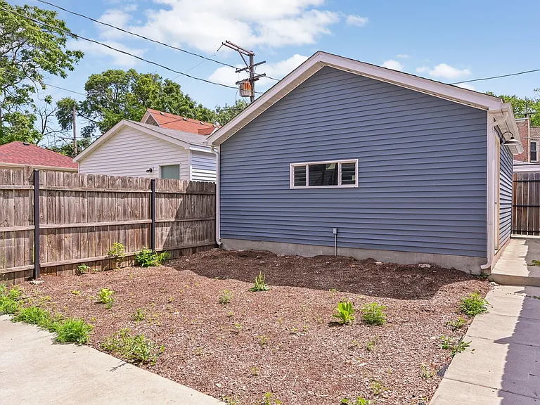 6547 S Langley Ave — Photo 22