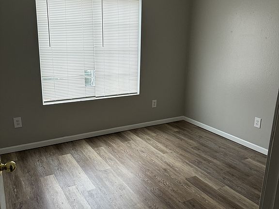 4th image of 1350 Carlson Dr #17497346
