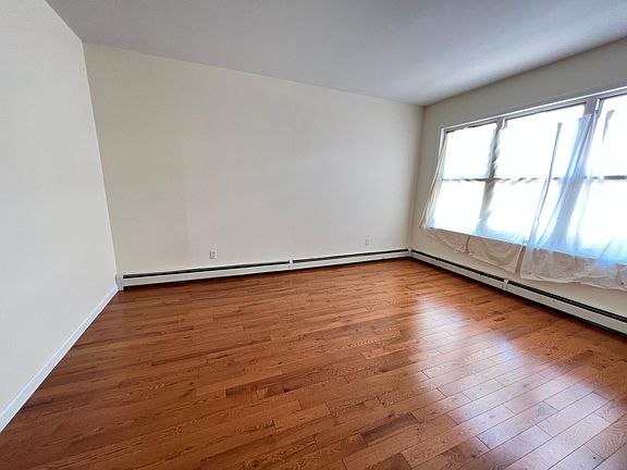 4th image of 106 Kings Hwy