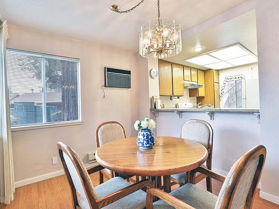 4th image of 2501 Jubilee Ln