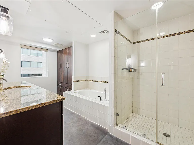 800 Brazos St #1002 — Photo 9