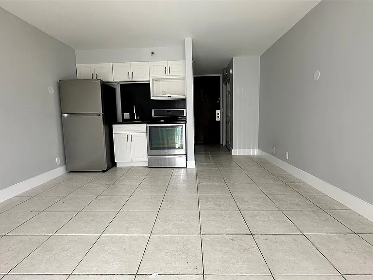 16450 NW 2nd Ave — Photo 1