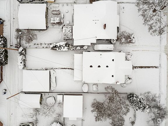4th image of 911 Idaho Street