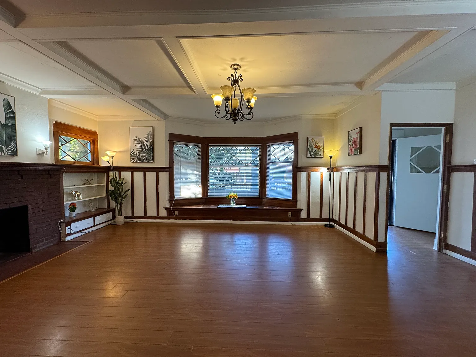 8 bed, 2520 sqft, $12,845 — Photo 3