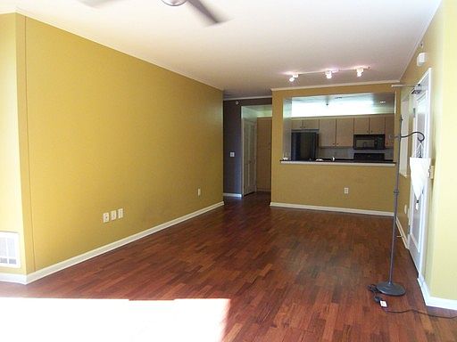 5th image of 140 S Van Ness Ave Unit 830