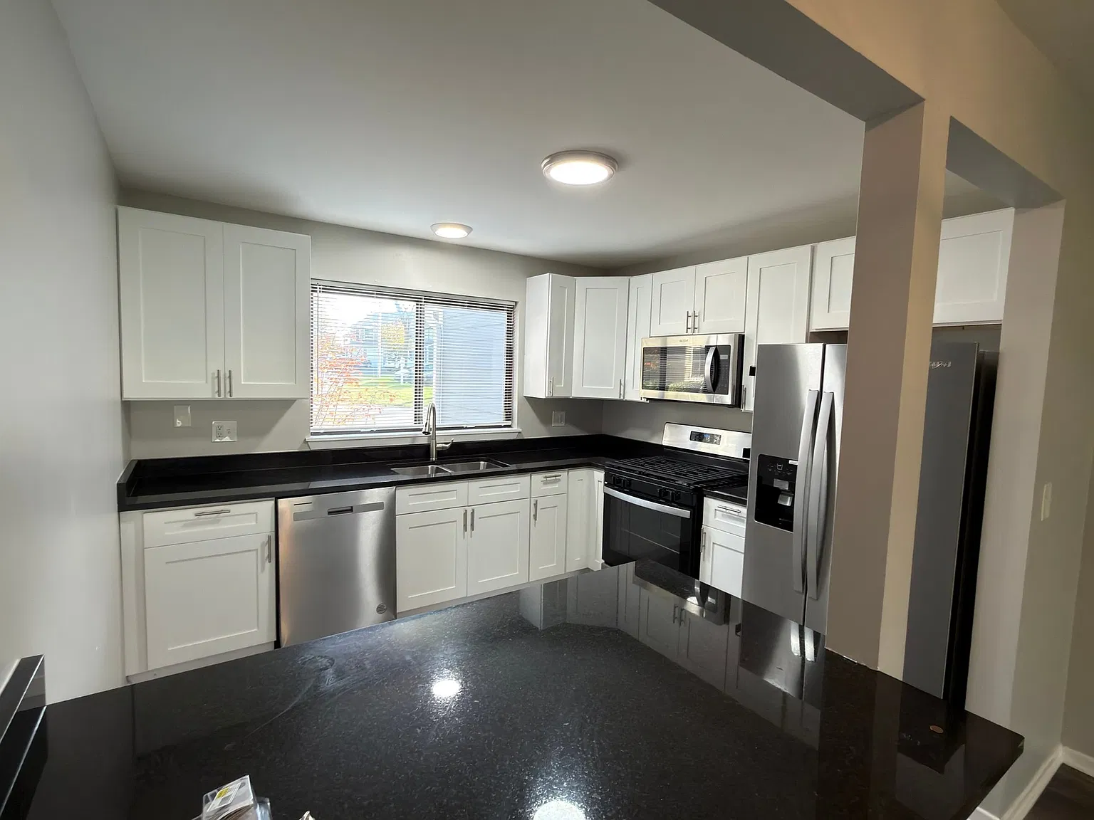 2 bed, 1200 sqft, $2,200 — Photo 3