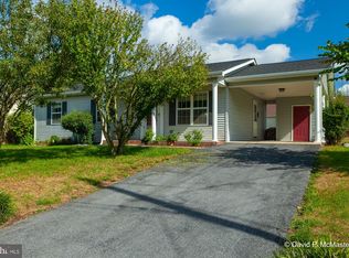 25 Hemmingway Ln, Martinsburg, WV 25405