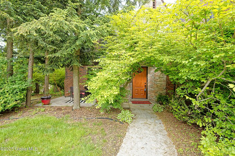 3rd image of 105 23rd Street