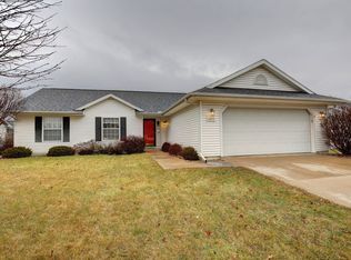 405 Winston Ct, Saint Joseph, IL