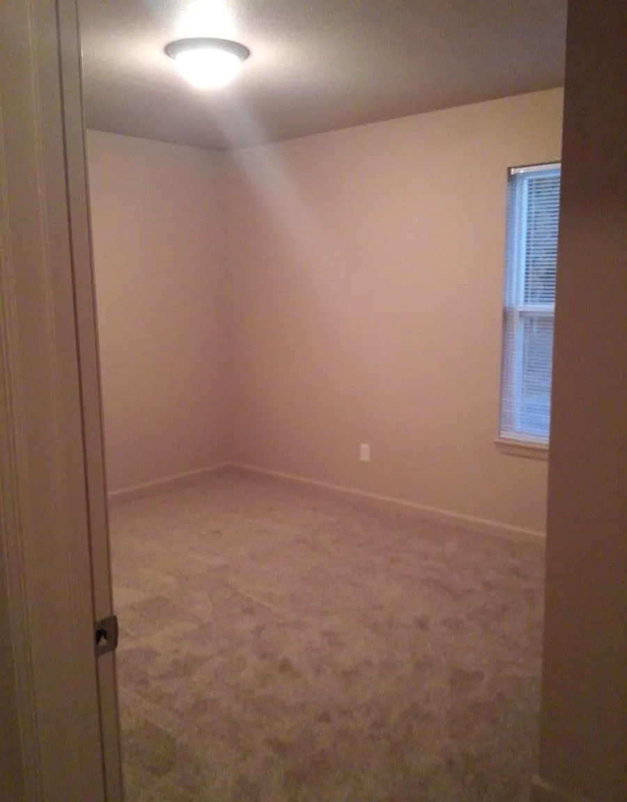 3 bed, 2000 sqft, $1,299 — Photo 3