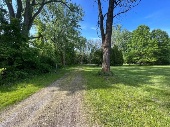 2680 New York St, Lake Station, IN 46405