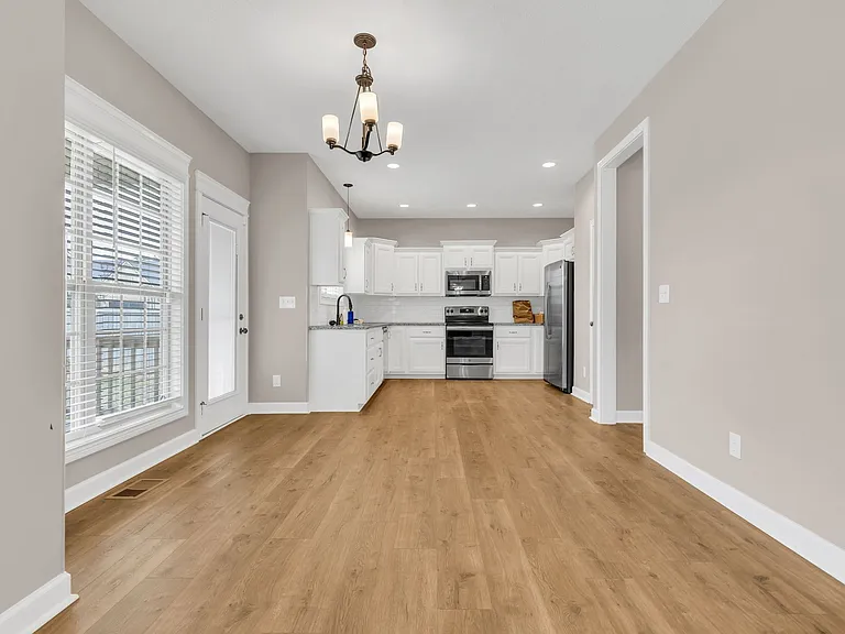 415 Glenstone Springs Dr — Photo 11