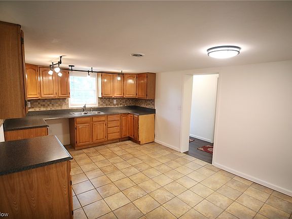 4th image of 4994 Liberty Ave