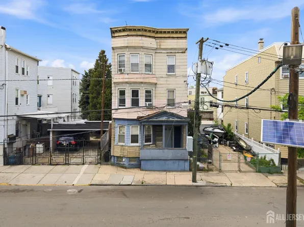 8-10 Horatio St, Newark, NJ 07105