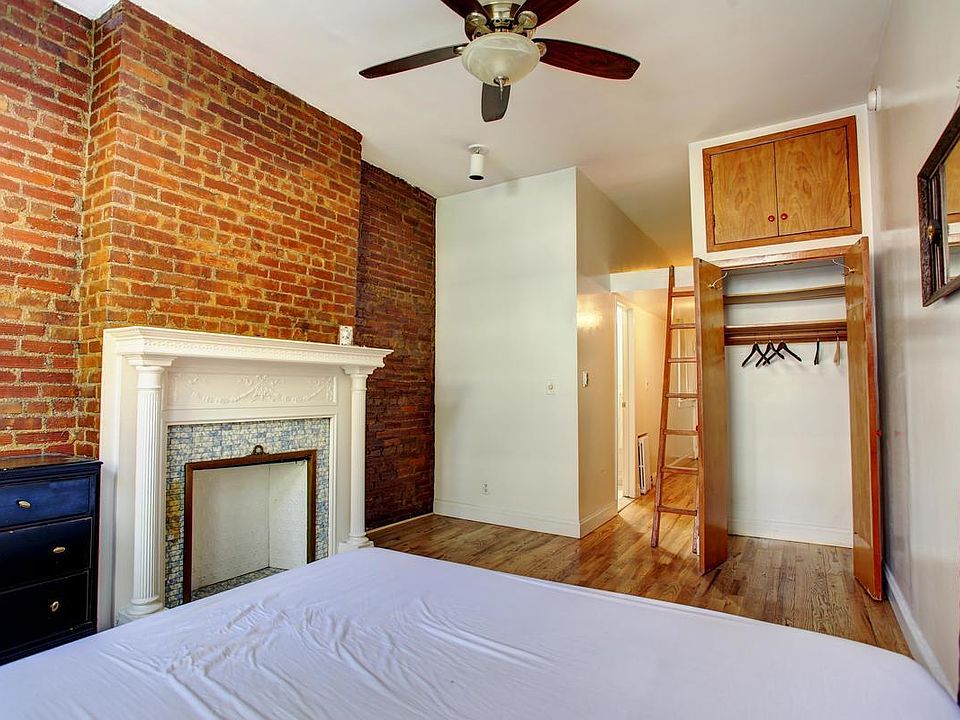 2nd image of 83 Washington Pl APT 2E