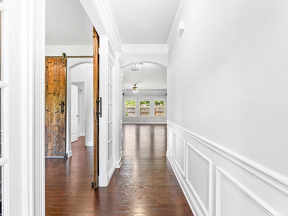 3rd image of 6145 Oriole Ln