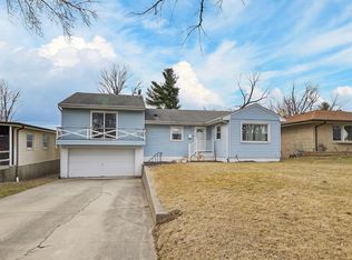 719 Parkside Dr, Rockford, IL 61108