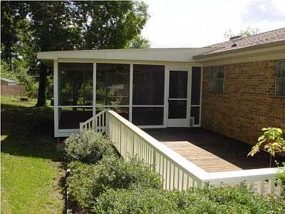 4th image of 8101 Holly Crest Dr