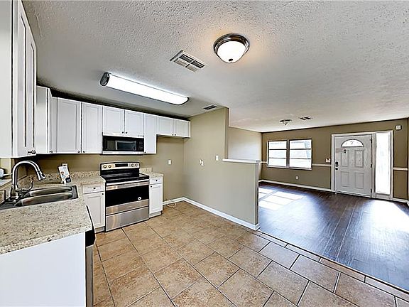 5th image of 601 Robert Ave