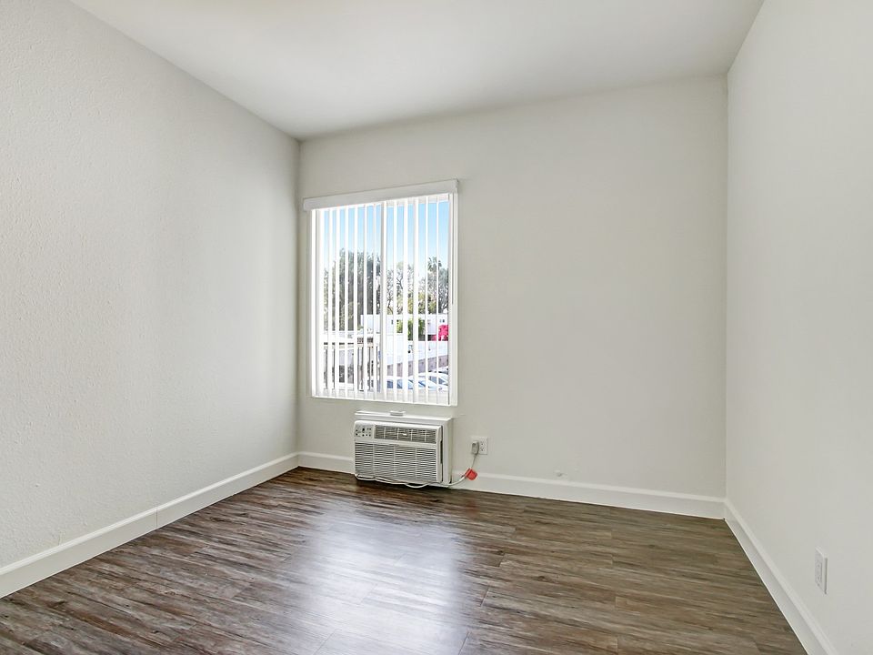 The Seville Apartments 14849 Vanowen St Van Nuys, CA Zillow