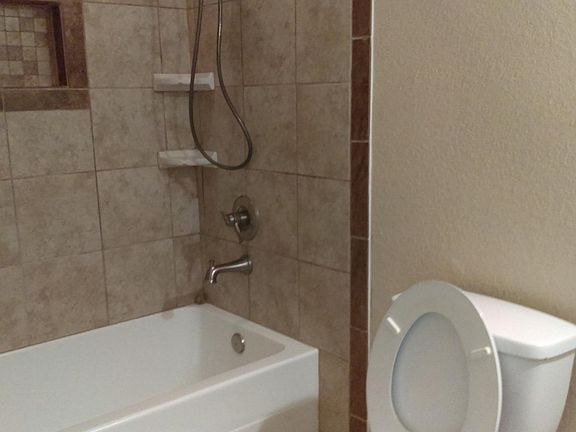3rd image of 422 Kathy Dr