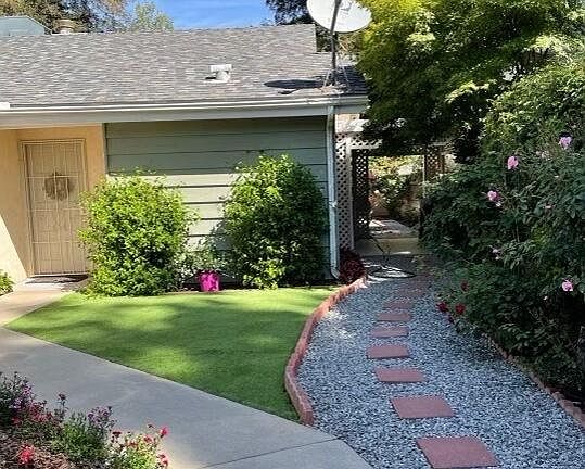 5th image of 1528 E Castleview Avenue