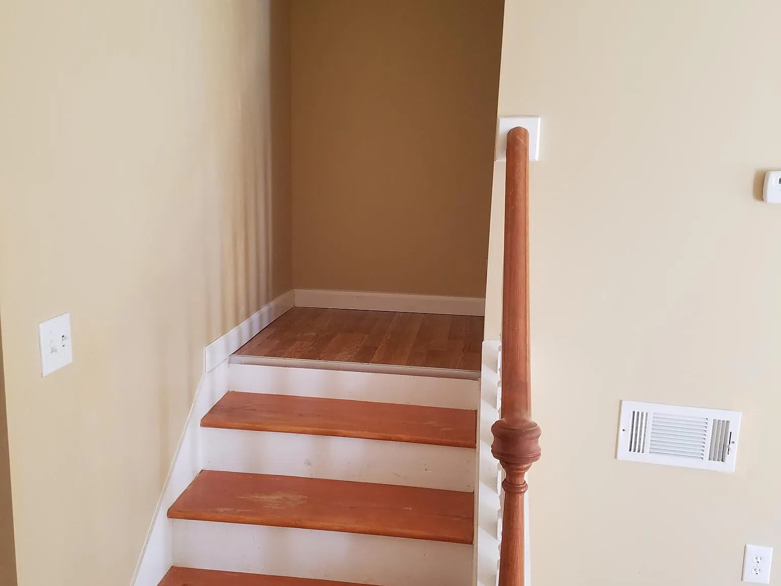 1 bed, 1.5 bath, 1200 sqft, $1,600 — Photo 2