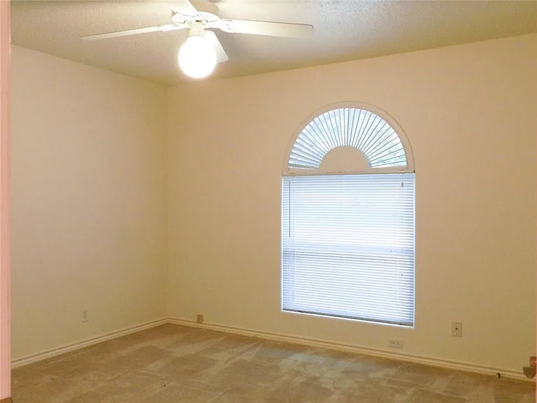 3713 Meredith St — Photo 13