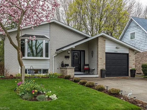 1345 Ester Dr, Burlington, ON L7P 1L2