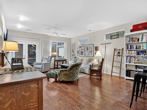 5th image of 9 Andover Pl