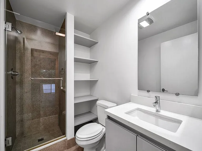 2028 S Bentley Ave #102 — Photo 13