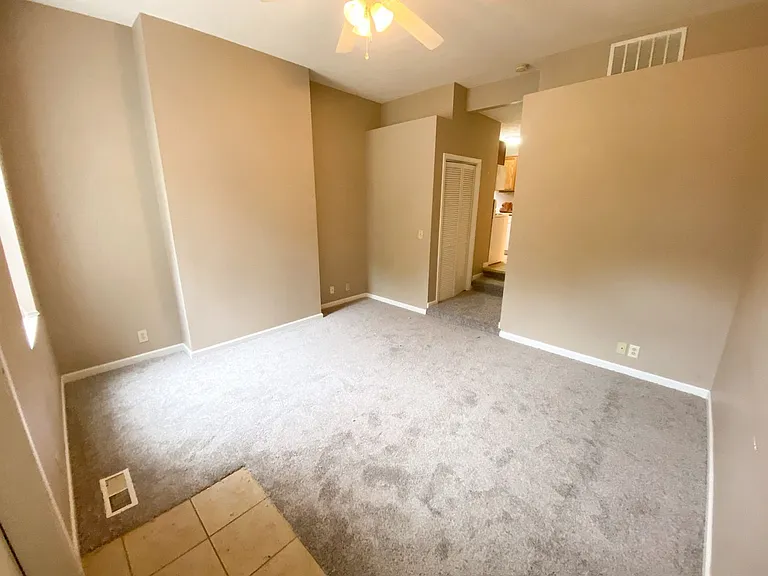 Columbia Square Apartments — Photo 2